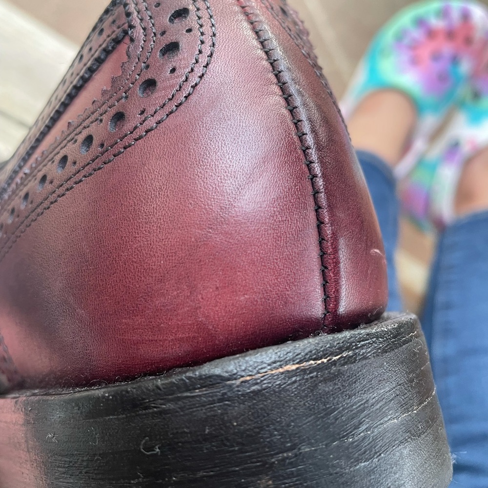 Allen Edmonds Men's Burgundy Wingtip Oxfords - Picture 8 of 16